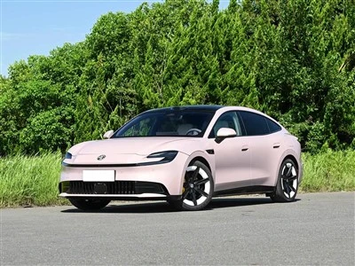 2026 MG 07 PHEV سدان خودرو هیبریدی 1.5 لیتری، باتری 30 کیلووات ساعتی، برد 185 کیلومتری EV